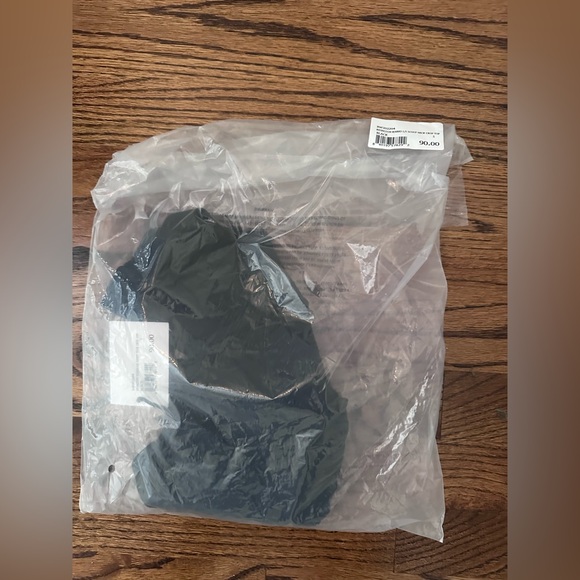 WESLEY RIVINGTON RIBBED LONG SLEEVE SCOOP NECK CROP TOP - Picture 5 of 6